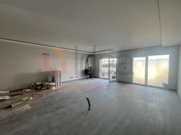Moradia T4 para Venda em Fernao Ferro