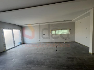 Moradia T4 para Venda em Fernao Ferro