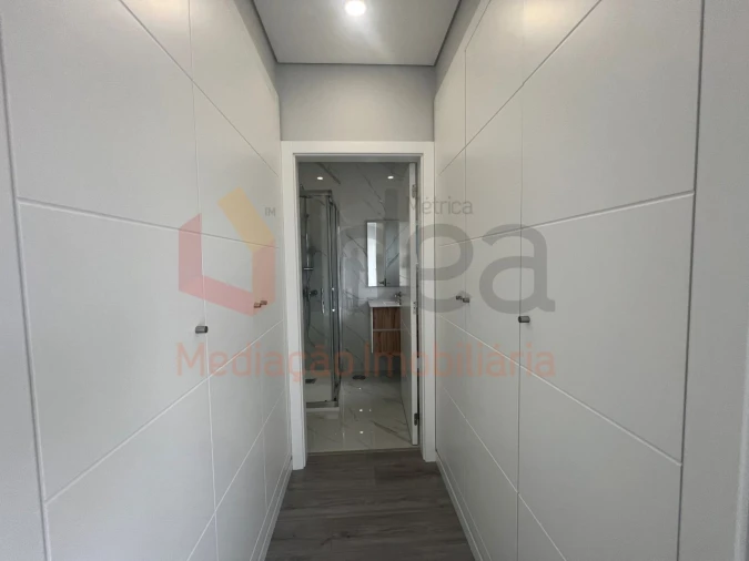 Moradia T4 para Venda em Fernao Ferro Foto 21