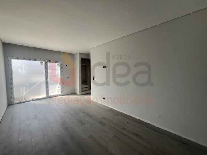 Moradia T4 para Venda em Fernao Ferro Foto 20