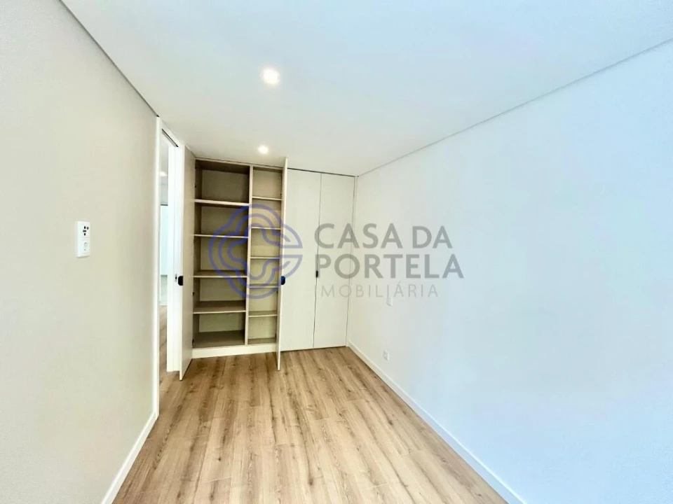 Apartamento para Venda em São Mamede de Infesta e Senhora da Hora Foto 9