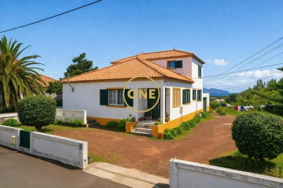 Moradia T4 para Venda em Madalena
