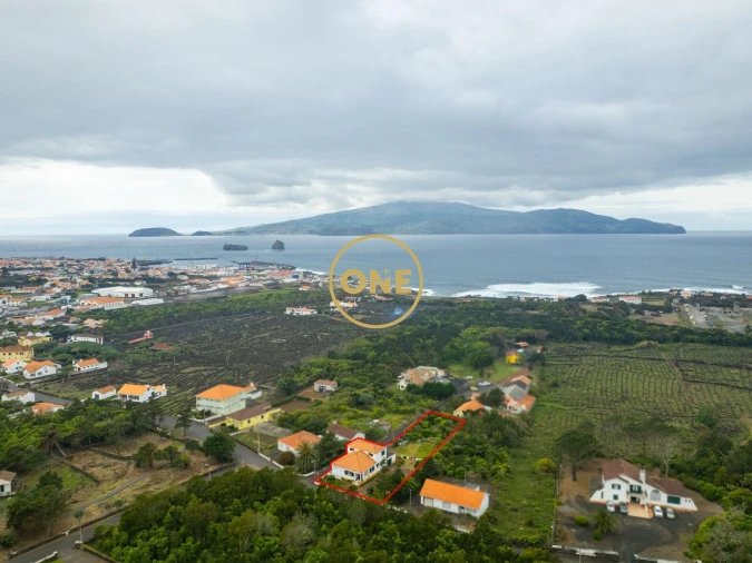 Moradia T4 para Venda em Madalena Foto 5