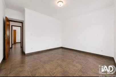 Moradia T5 para Venda em Barcarena
