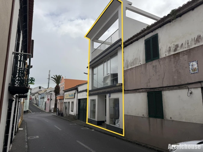 Prédio para Arrendamento em Rabo de Peixe Foto 12