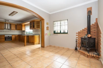Moradia T4 para Venda em Santo Antonio da Charneca