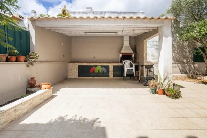 Moradia T4 para Venda em Santo Antonio da Charneca