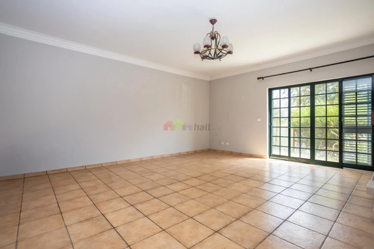 Moradia T4 para Venda em Santo Antonio da Charneca Foto 9