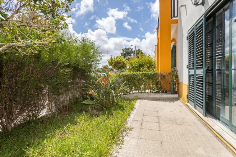 Moradia T4 para Venda em Santo Antonio da Charneca Foto 5