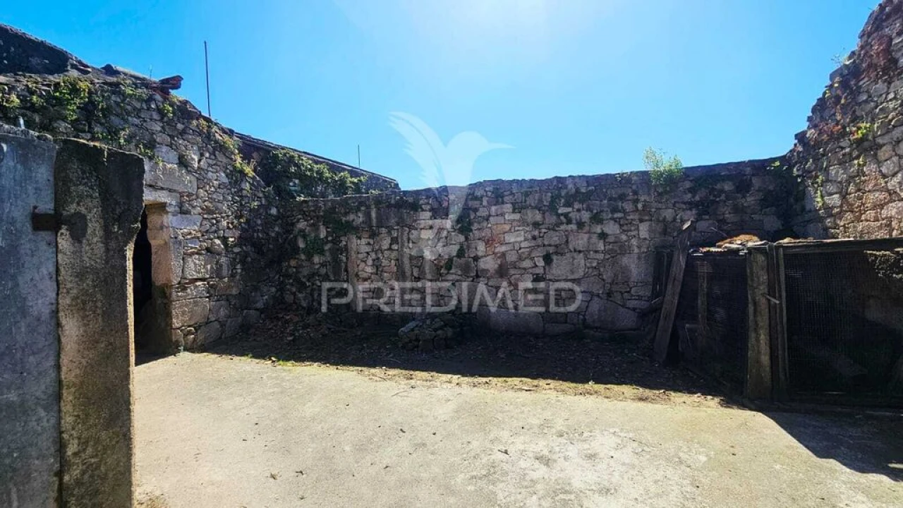 Moradia T3 para Venda em Negreiros e Chavão Foto 8