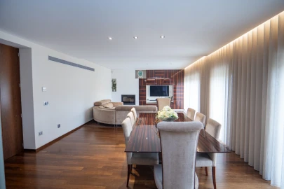 Apartamento T3 para Venda em Oliveira, São Paio e São Sebastião