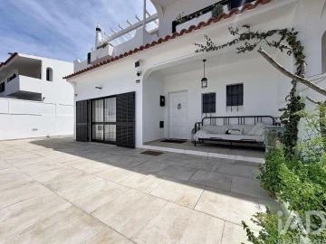 Moradia T4 para Venda em Quelfes