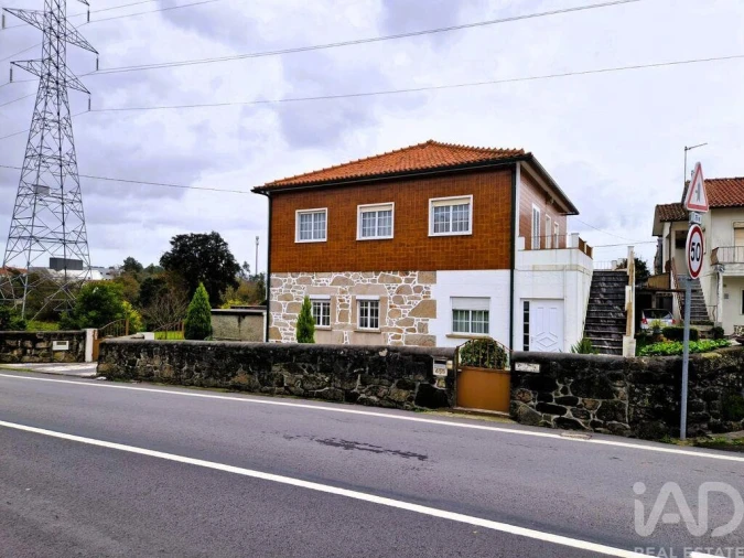 Moradia T4 para Venda em Vila de Punhe Foto 3