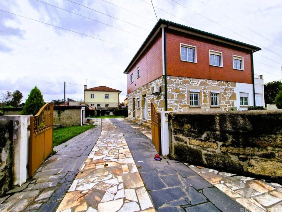 Moradia T4 para Venda em Vila de Punhe Foto 5