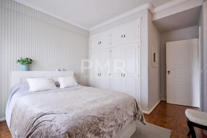 Apartamento T5 para Venda em Alvalade
