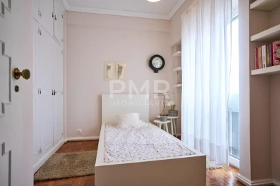 Apartamento T5 para Venda em Alvalade