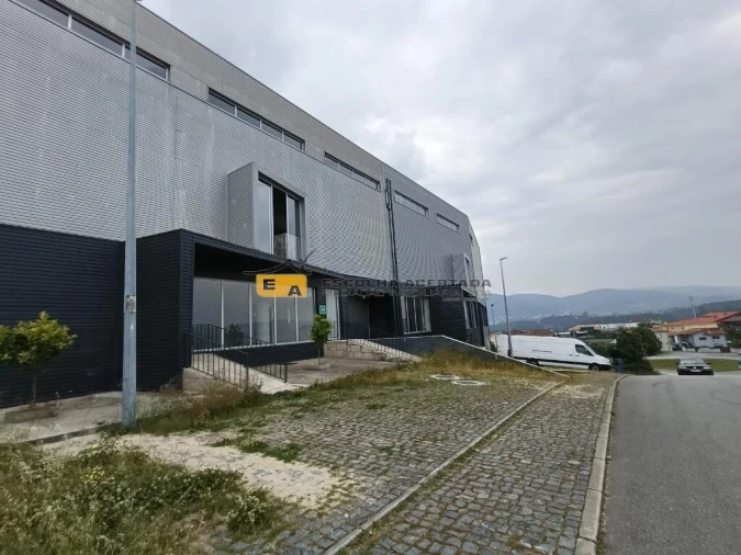 Armazém para Venda em Santo Tirso, Couto (Santa Cristina e São Miguel) e Burgães Foto 5