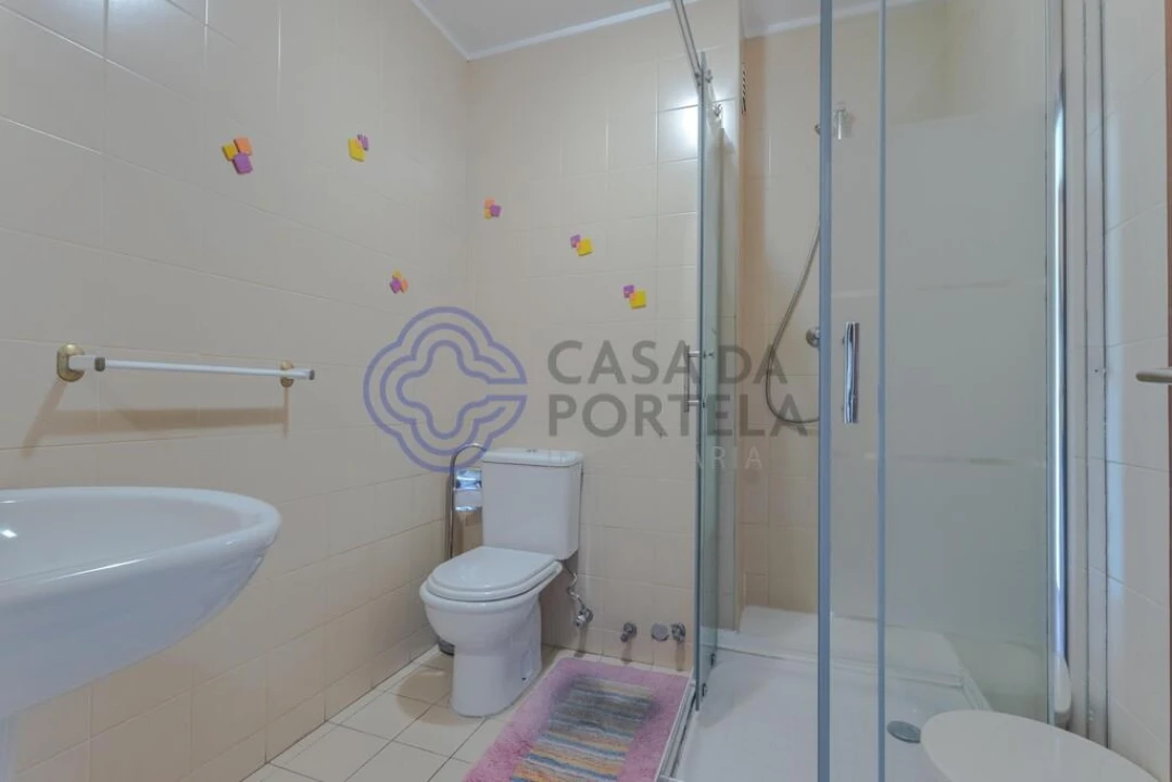 Apartamento T2 para Arrendamento em Madalena Foto 14