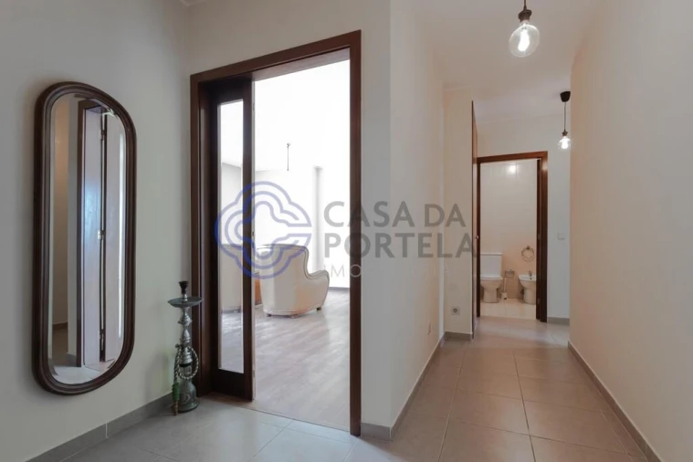 Apartamento T2 para Arrendamento em Madalena Foto 9