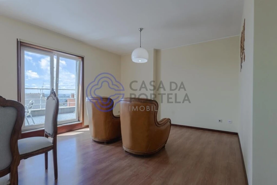 Apartamento T2 para Arrendamento em Madalena Foto 4