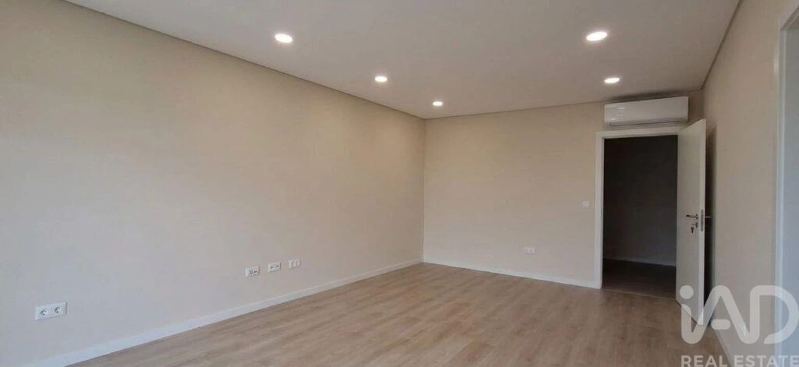 Apartamento T2 para Venda em Covilhã e Canhoso Foto 17