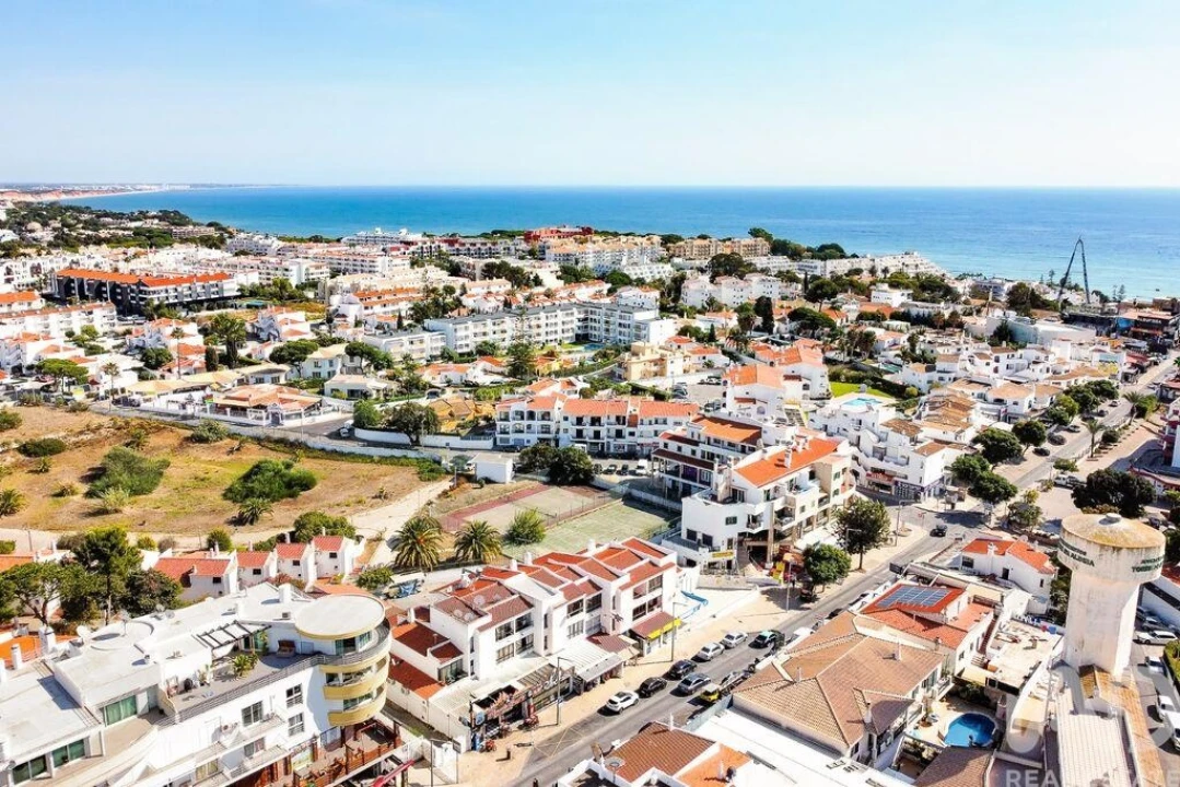Apartamento T2 para Venda em Albufeira e Olhos de Água Foto 27