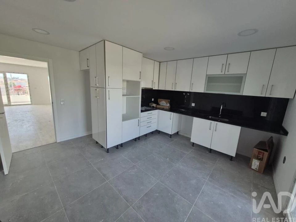 Apartamento T3 para Venda em Seixal, Arrentela e Aldeia de Paio Pires Foto 1