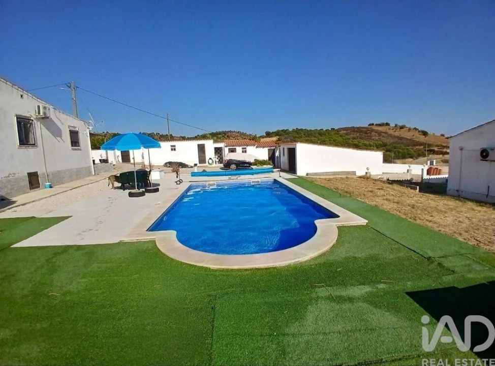 Quinta T4 para Venda em Martim Longo Foto 26