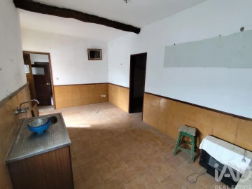 Moradia T2 para Venda em Covas e Vila Nova de Oliveirinha
