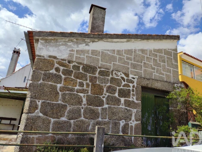 Moradia T2 para Venda em Covas e Vila Nova de Oliveirinha Foto 3