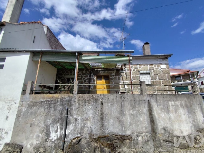 Moradia T2 para Venda em Covas e Vila Nova de Oliveirinha Foto 2