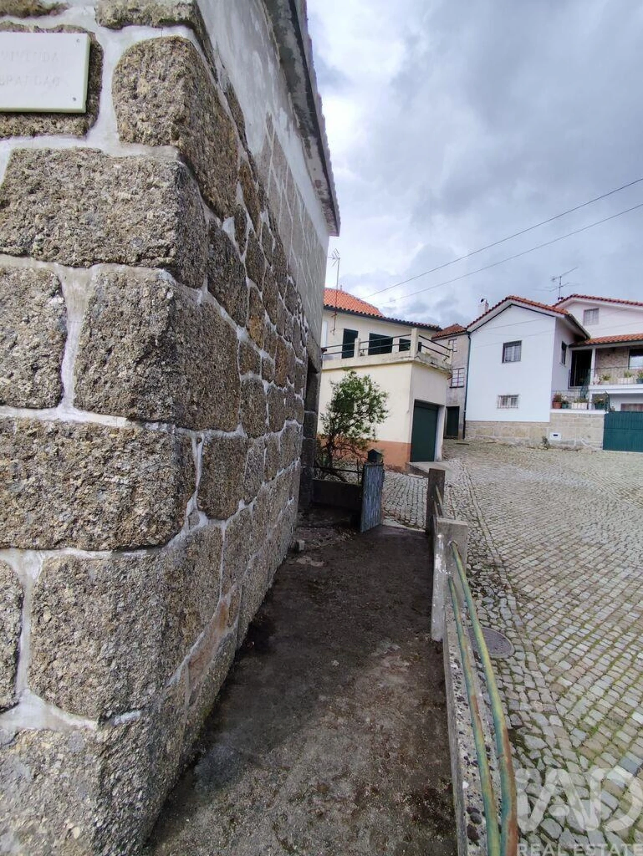 Moradia T2 para Venda em Covas e Vila Nova de Oliveirinha Foto 8