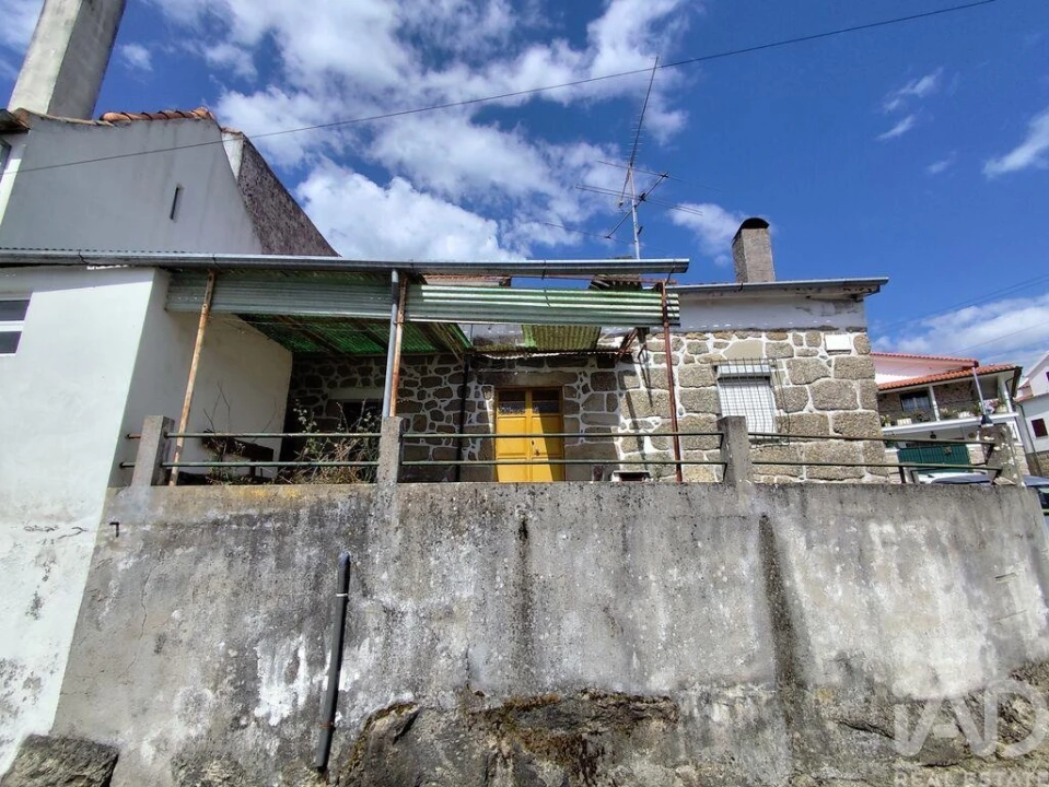 Moradia T2 para Venda em Covas e Vila Nova de Oliveirinha Foto 2