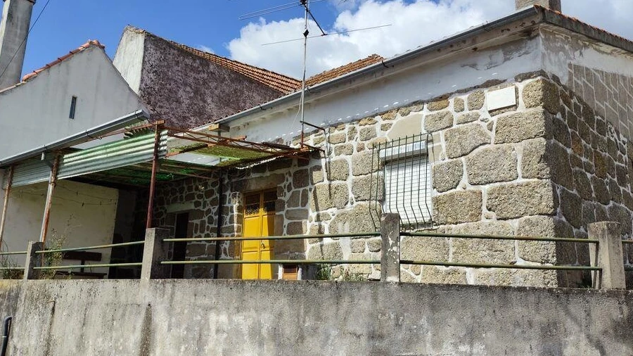 Moradia T2 para Venda em Covas e Vila Nova de Oliveirinha