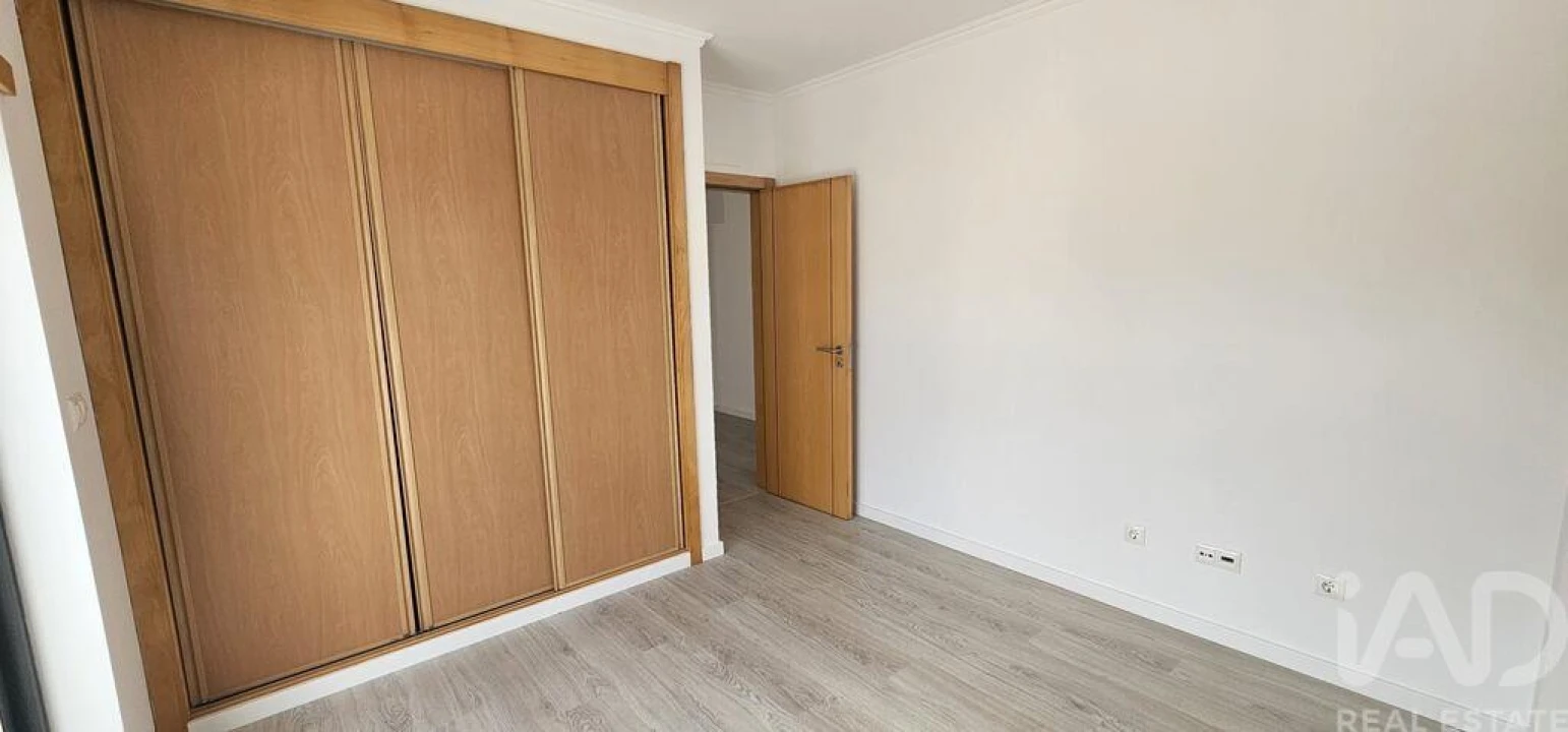 Moradia T5 para Venda em Laranjeiro e Feijó Foto 13