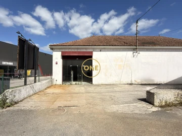 Armazém para Venda em Santa Maria, São Pedro e Matacães