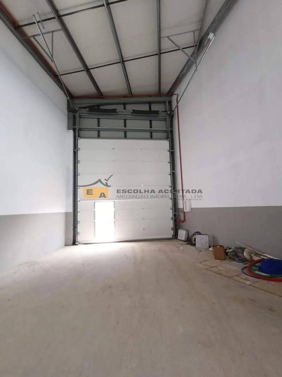 Armazém para Venda em Santo Tirso, Couto (Santa Cristina e São Miguel) e Burgães Foto 6