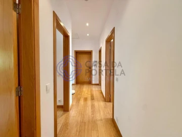 Apartamento T2 para Venda em Arouca e Burgo