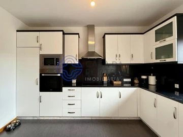 Apartamento T2 para Venda em Arouca e Burgo