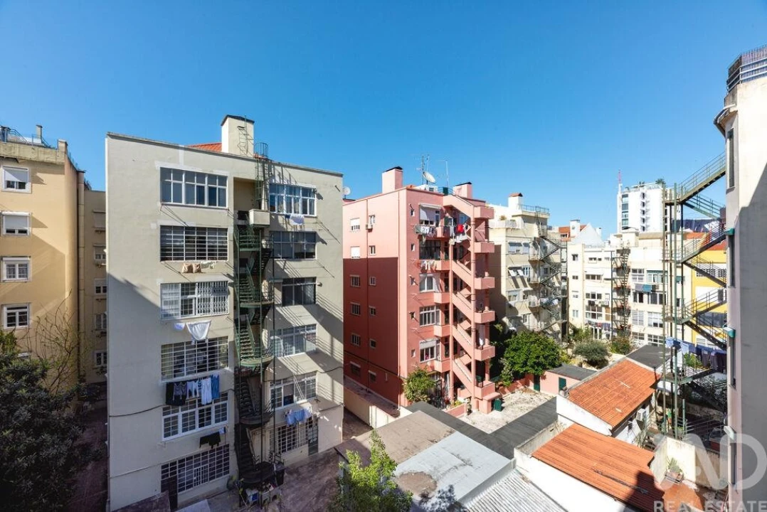 Apartamento T2 para Venda em Avenidas Novas Foto 35