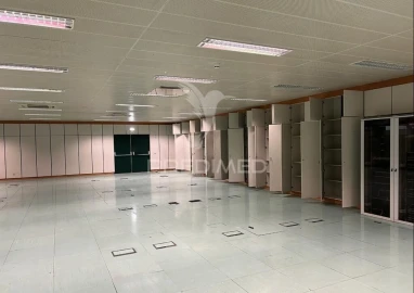 Armazém para Venda em Carnaxide e Queijas