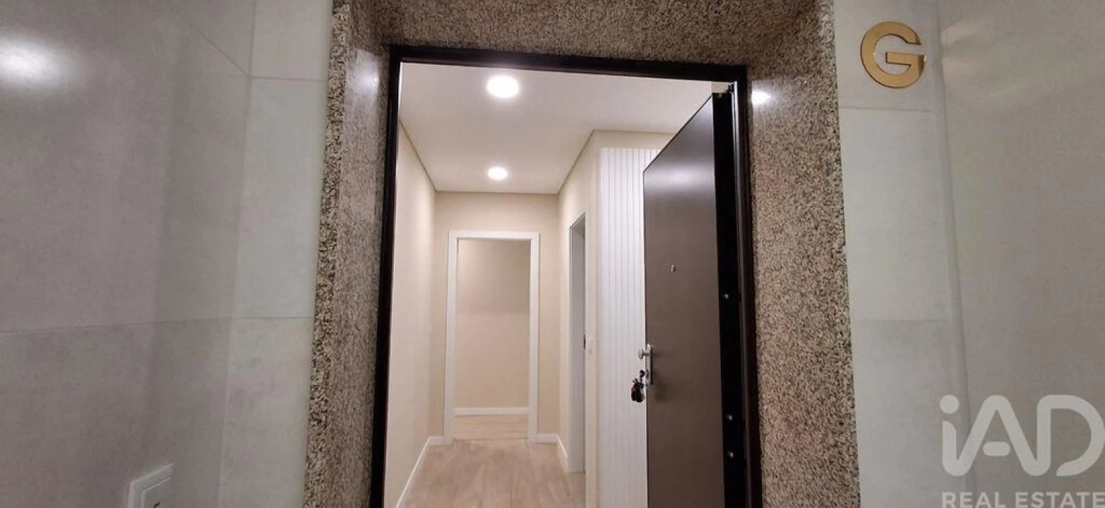 Apartamento T3 para Venda em Covilhã e Canhoso Foto 35