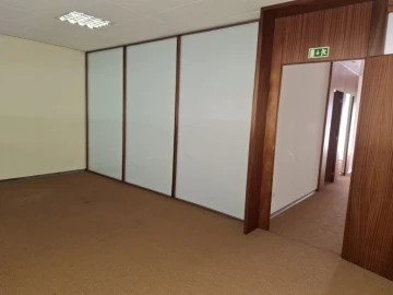 Armazém para Venda em Santo Tirso, Couto (Santa Cristina e São Miguel) e Burgães