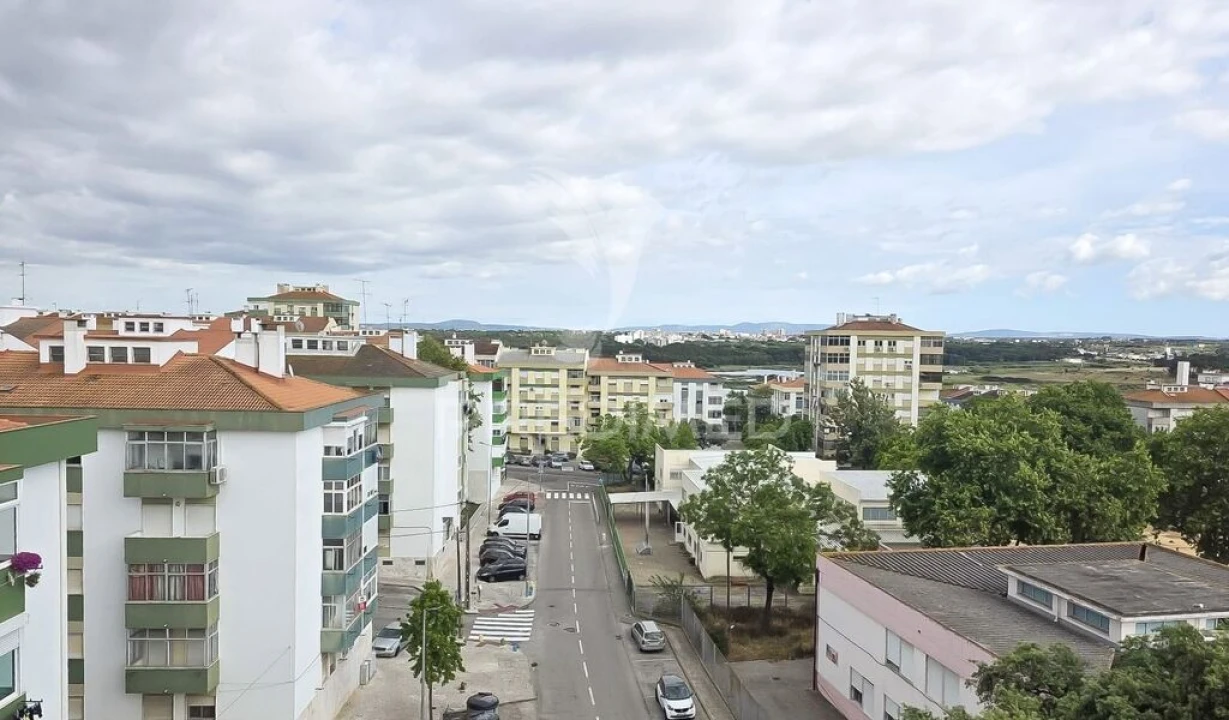Apartamento T3 para Venda em Corroios Foto 1