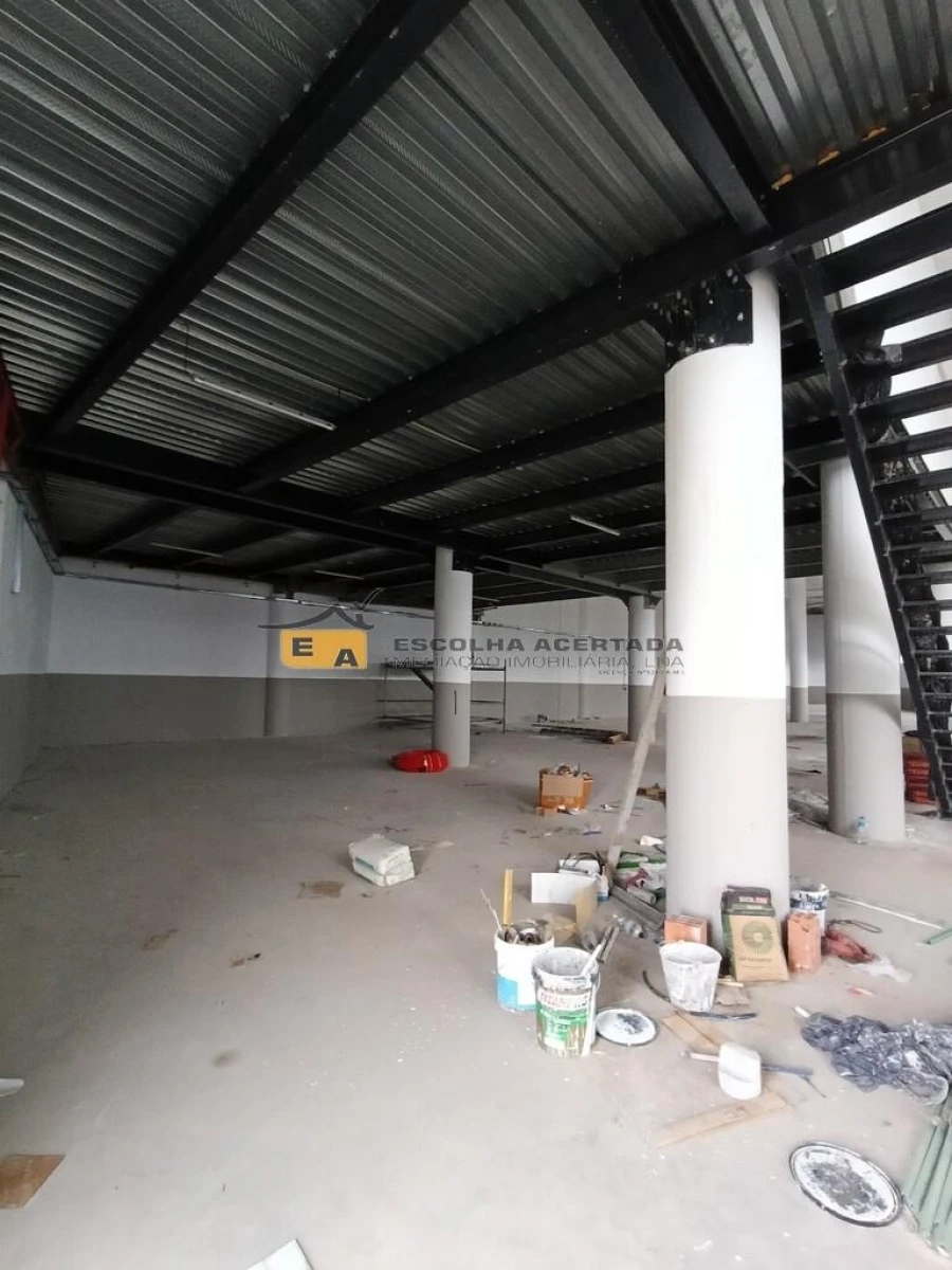 Armazém para Venda em Santo Tirso, Couto (Santa Cristina e São Miguel) e Burgães Foto 5
