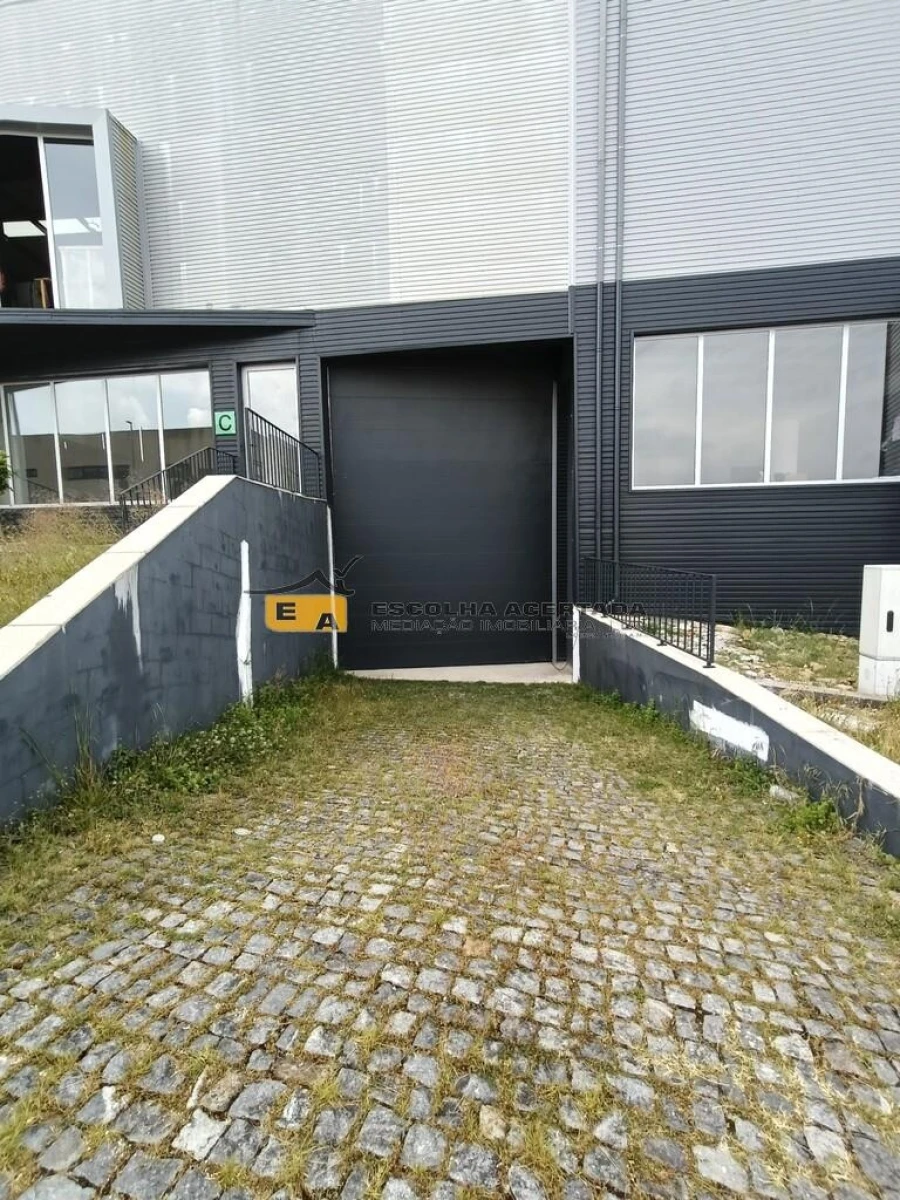 Armazém para Venda em Santo Tirso, Couto (Santa Cristina e São Miguel) e Burgães Foto 6