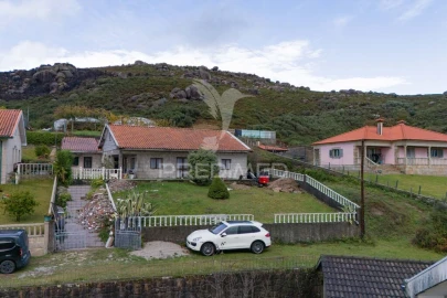 Moradia T3 para Venda em Azias