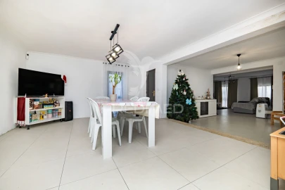 Moradia T3 para Venda em Azias
