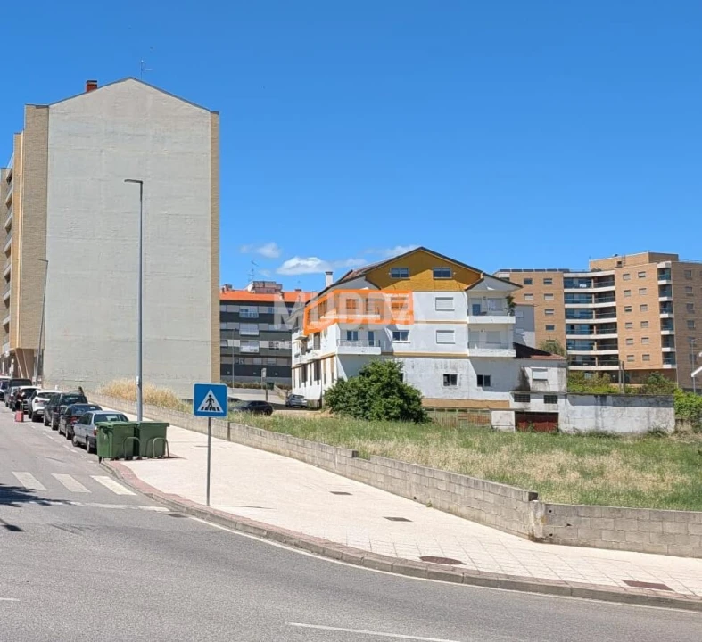 Apartamento T3 para Venda em Sé, Santa Maria e Meixedo Foto 8
