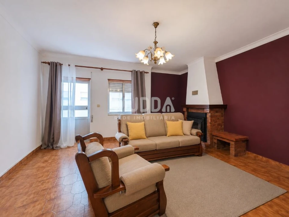 Apartamento T3 para Venda em Sé, Santa Maria e Meixedo Foto 1